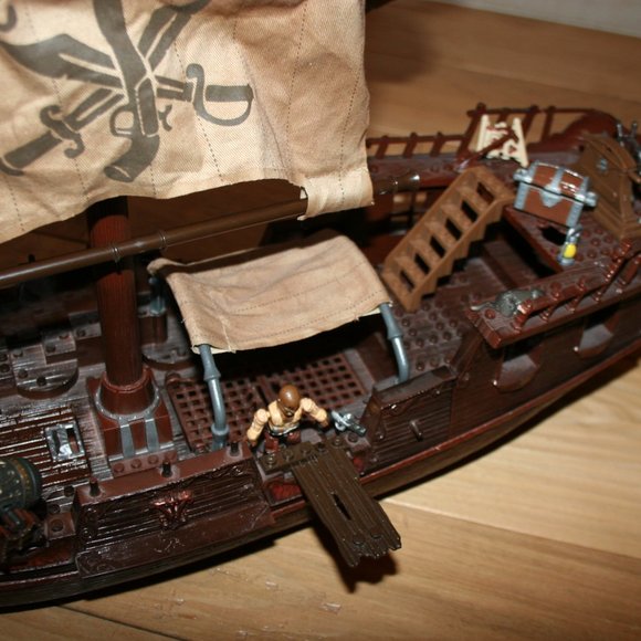 Mega Bloks Pyrates Captain Cutlass StormStalker Ship - Picture 5 of 11